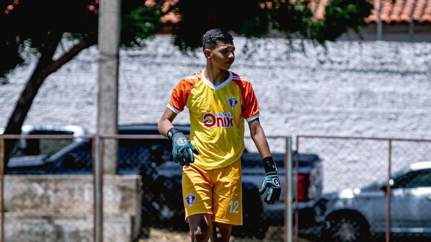 Wesley, aluno do Futsertão que foi aprovado no time do Fluminense do Piauí.
