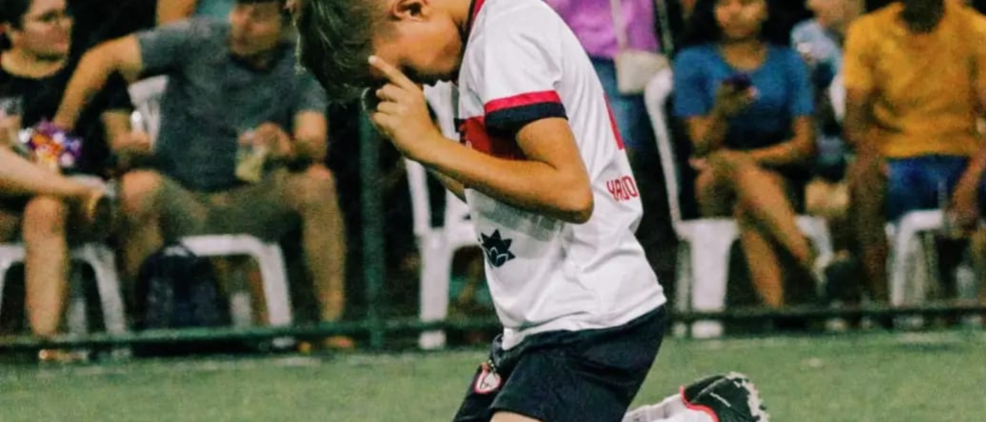 Documento A4 aluga-se simples vermelho e preto (2)
